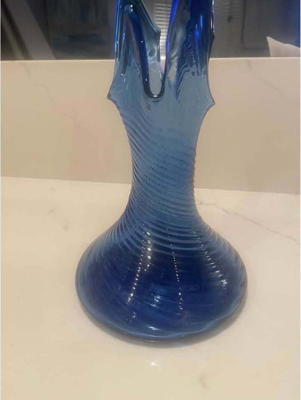 VINTAGE Cobalt Blue 4 Finger HANKERCHIEF Swung Vase - Picture 4 of 6